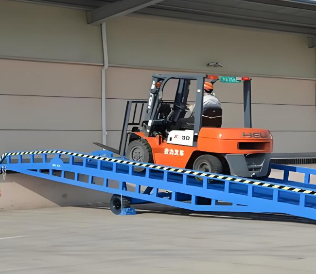宁安移动式卸货平台（叉车用）